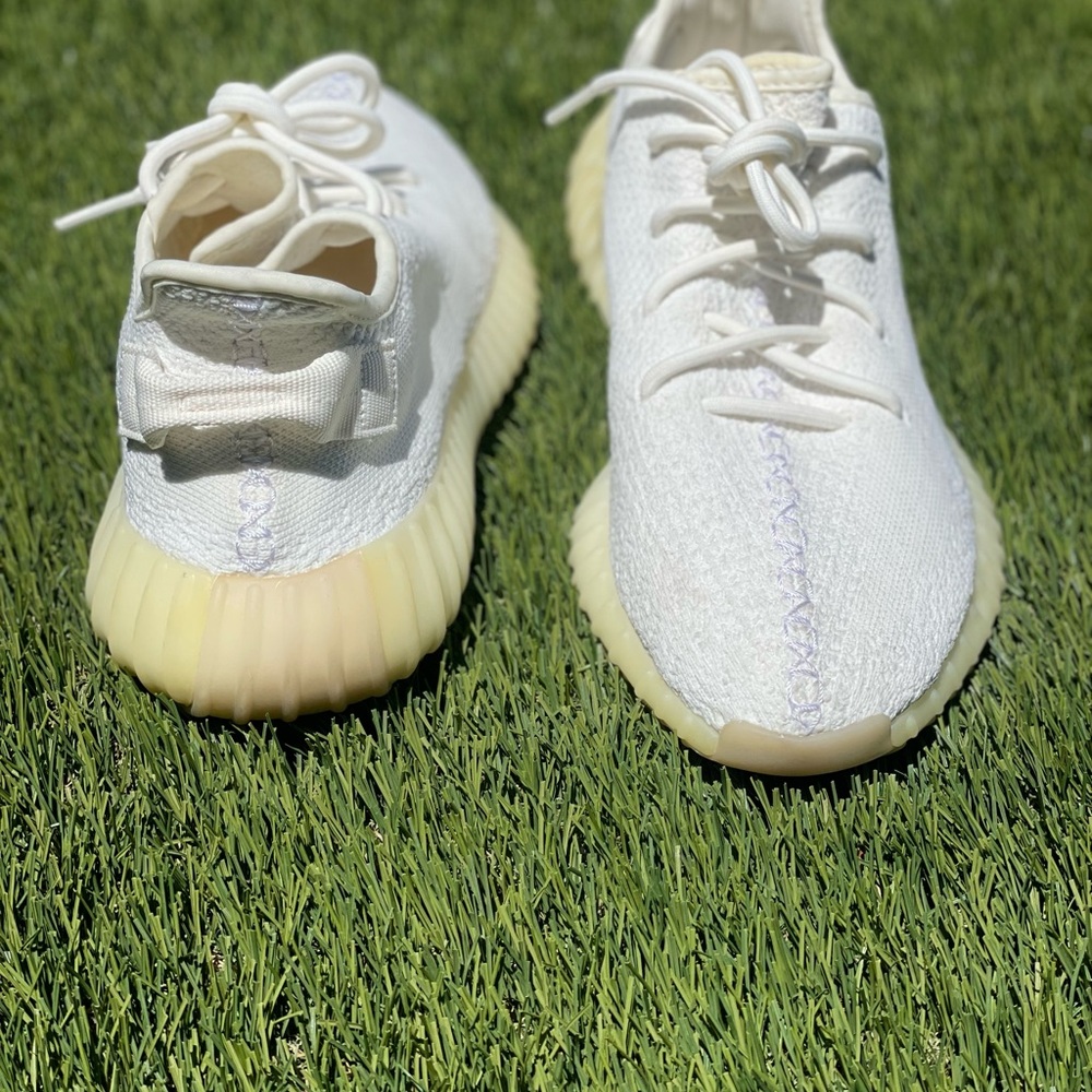 Adidas Yeezy 350 Boost V2 | Cream / Triple White - like new (US 9.5 men’s) - Picture 7 of 9